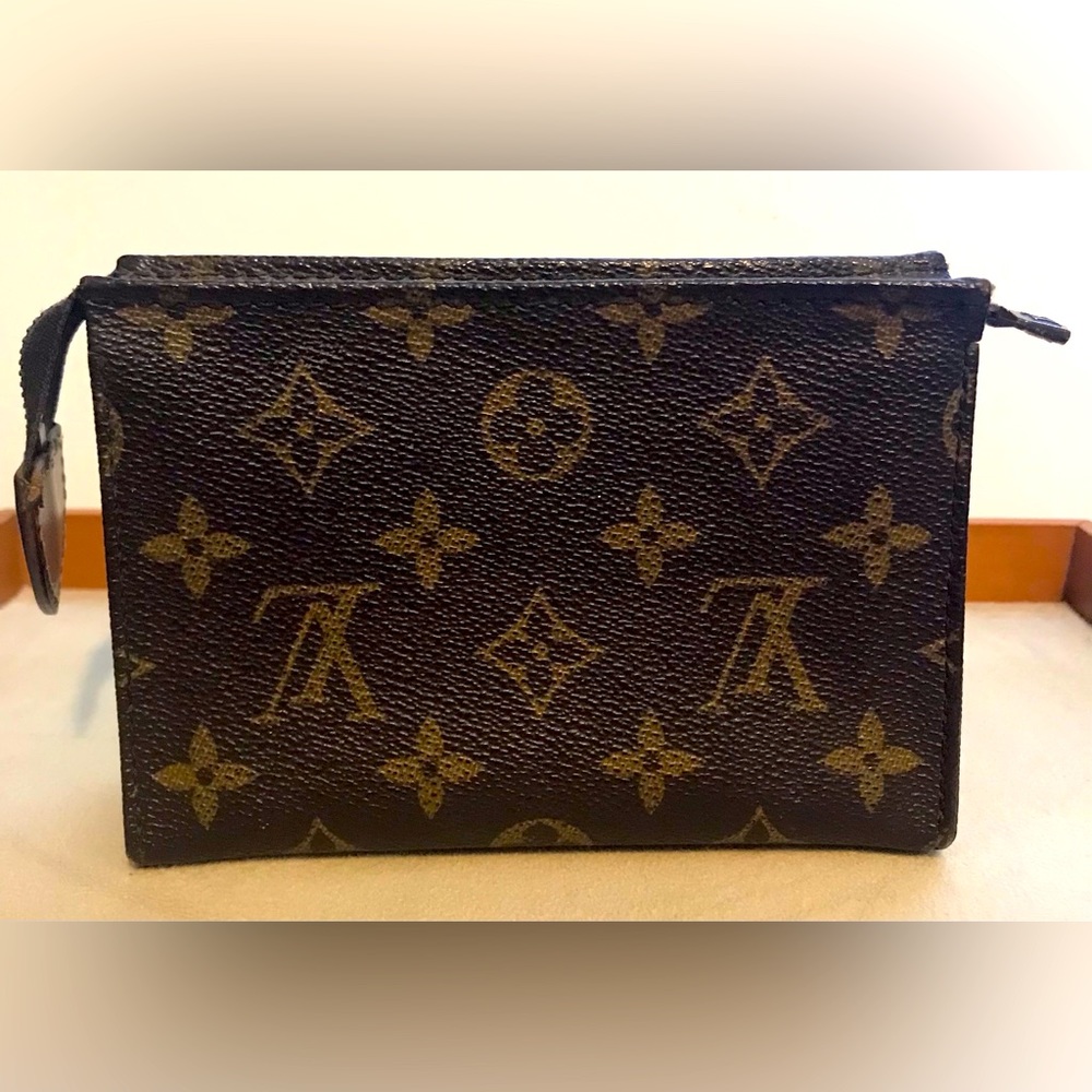 Vintage Louis Vuitton travel Pochette, Small.